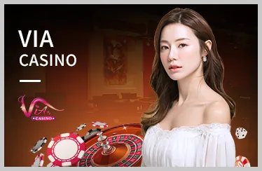 Hình ảnh bàn chơi casino trực tuyến với người chia bài thật, thể hiện sự chuyên nghiệp và minh bạch.